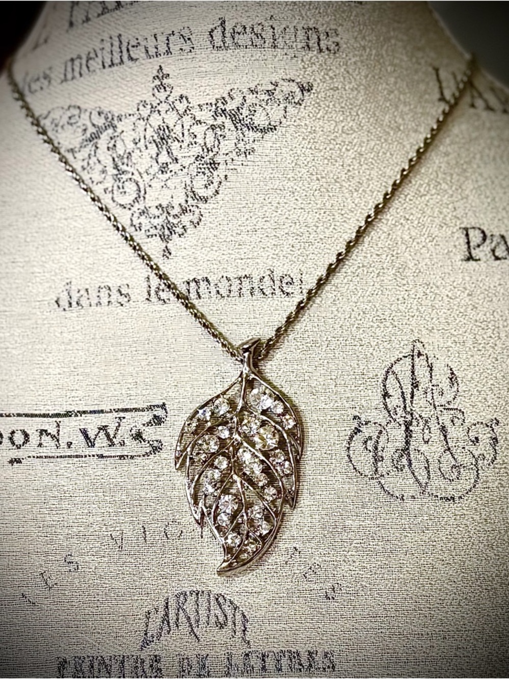 Silver-Toned Leaf Pendant Necklace